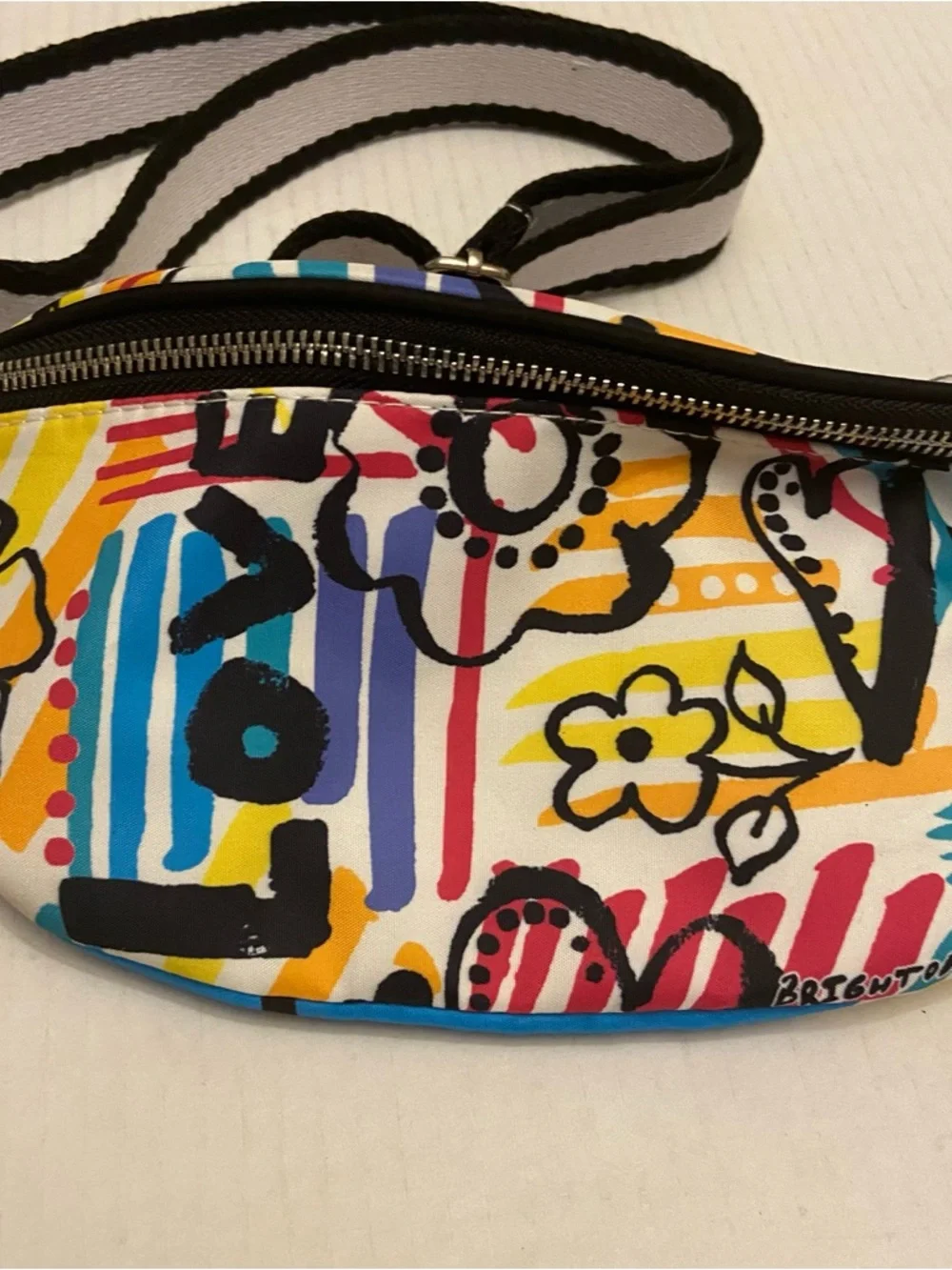 Brighton LOVE Graffiti Belt Bag Crossbody Fanny Pack Art Print Zip Strap. - Picture 3 of 9